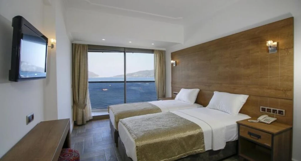 Aurasia Beah Hotel