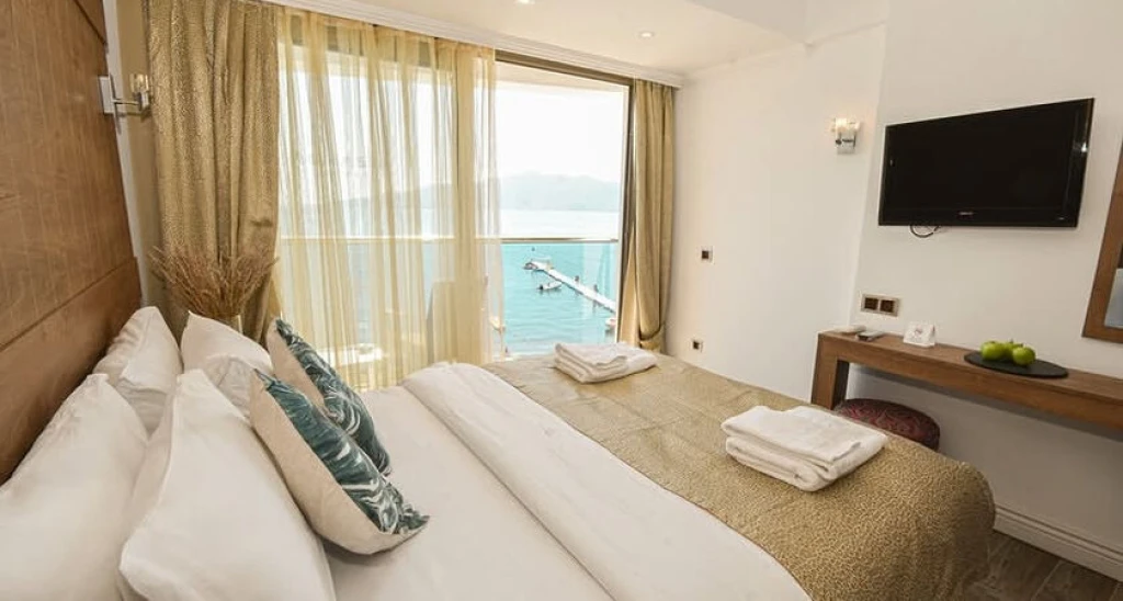 Aurasia Beah Hotel
