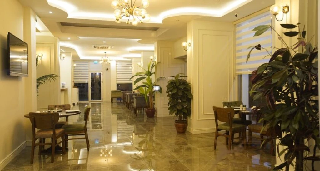 Aurasia Seaside Hotel