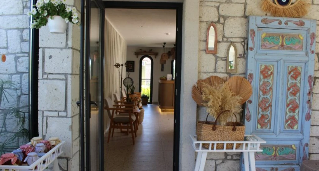 Cemal Alaçatı Hotel