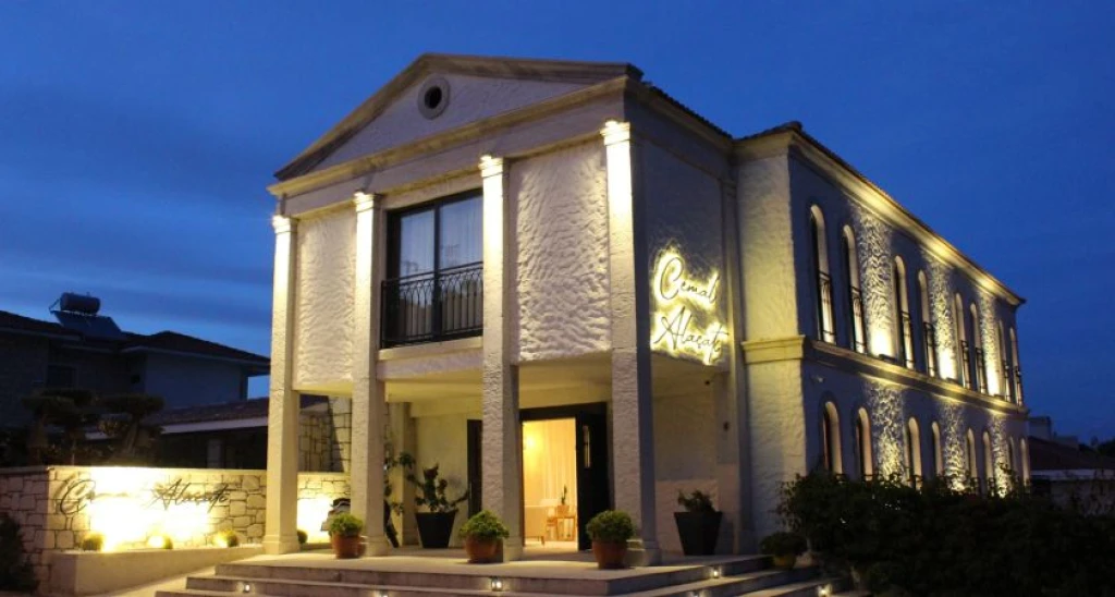 Cemal Alaçatı Hotel