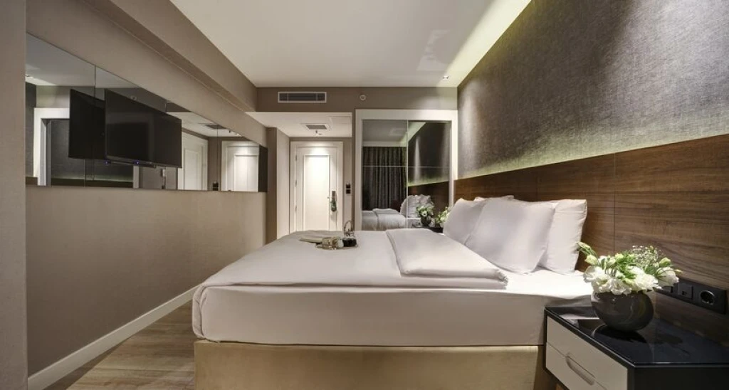 Dora Pera Hotel