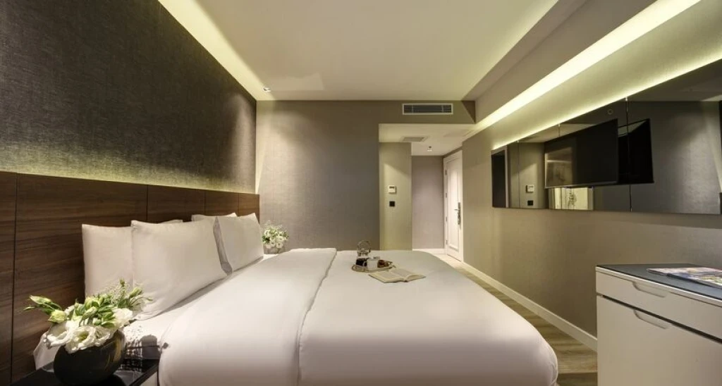 Dora Pera Hotel