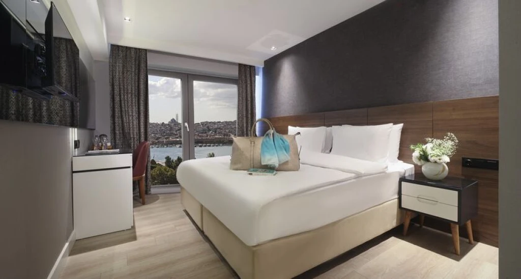Dora Pera Hotel