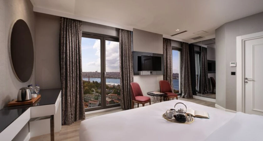 Dora Pera Hotel