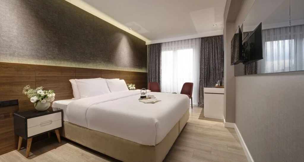 Dora Pera Hotel