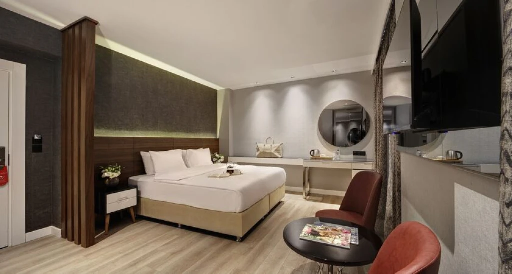 Dora Pera Hotel