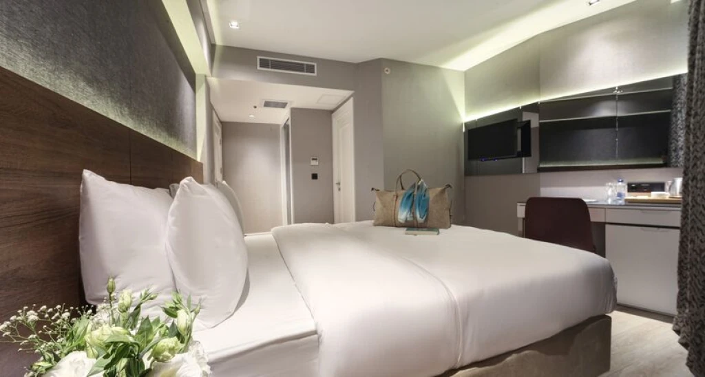 Dora Pera Hotel