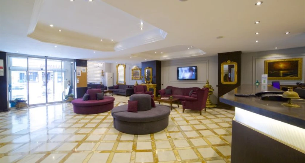 Grand Ant Hotel