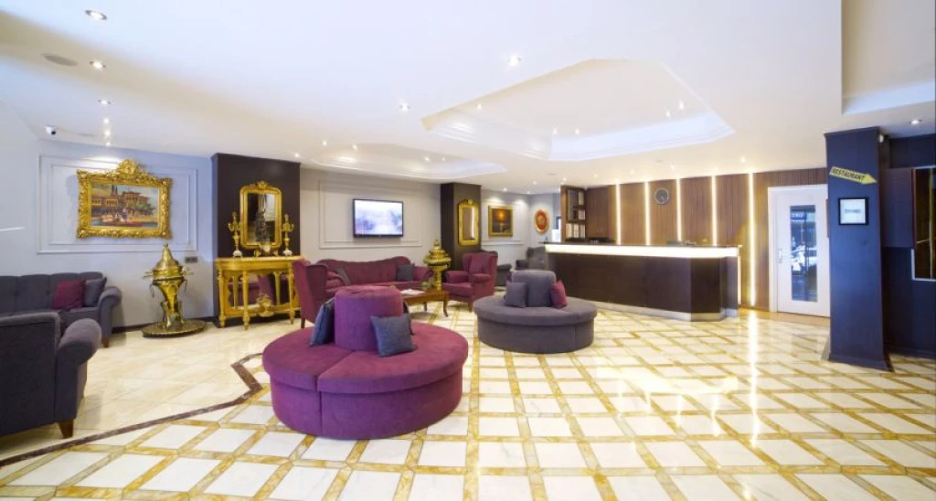 Grand Ant Hotel