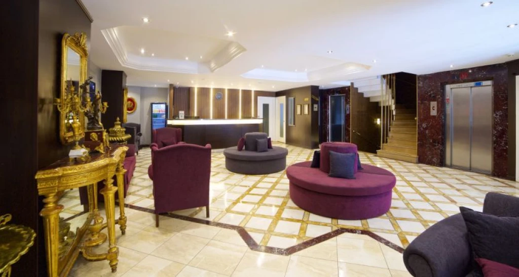 Grand Ant Hotel
