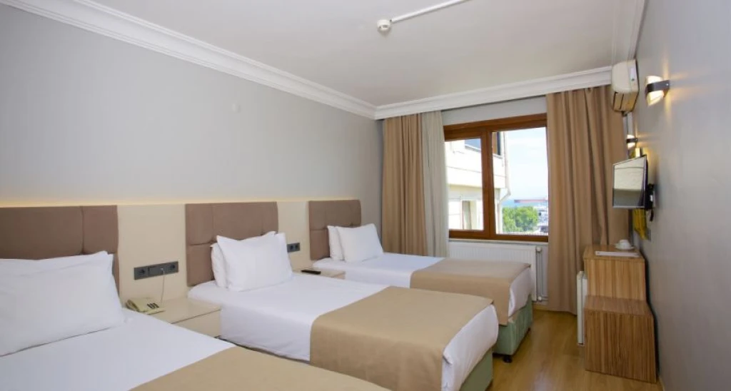 Grand Ant Hotel
