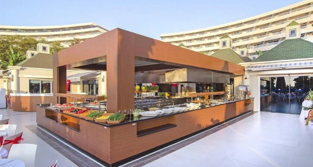 Grand Blue Sky Hotel