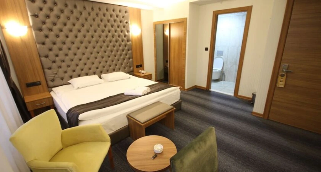 Grand Silay Hotel