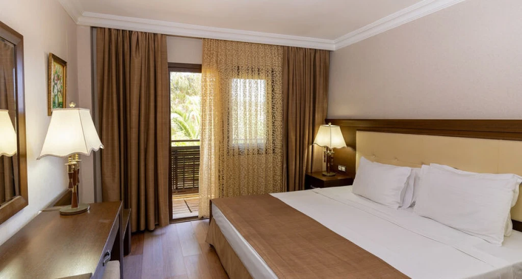 Latanya Park Resort Hotel