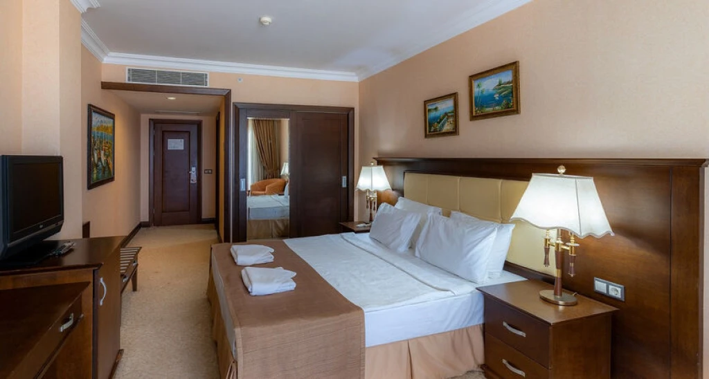 Latanya Park Resort Hotel