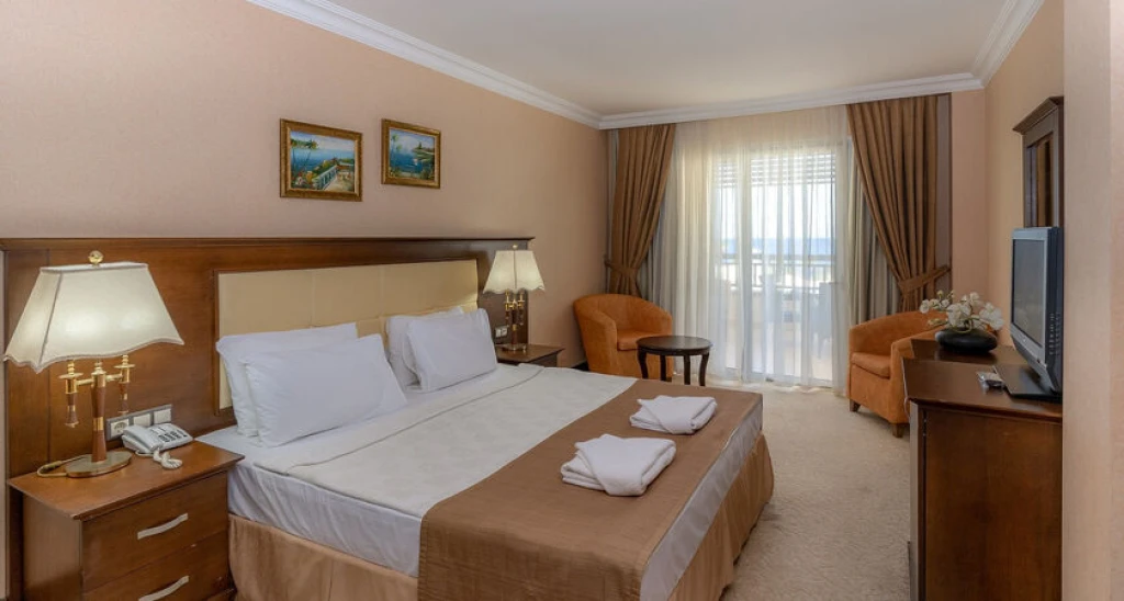 Latanya Park Resort Hotel