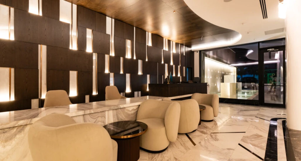 Qlusıve Hotel