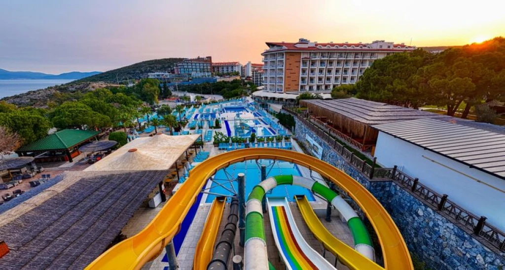 Ramada Resort By Wyndam Kuşadası& Golf