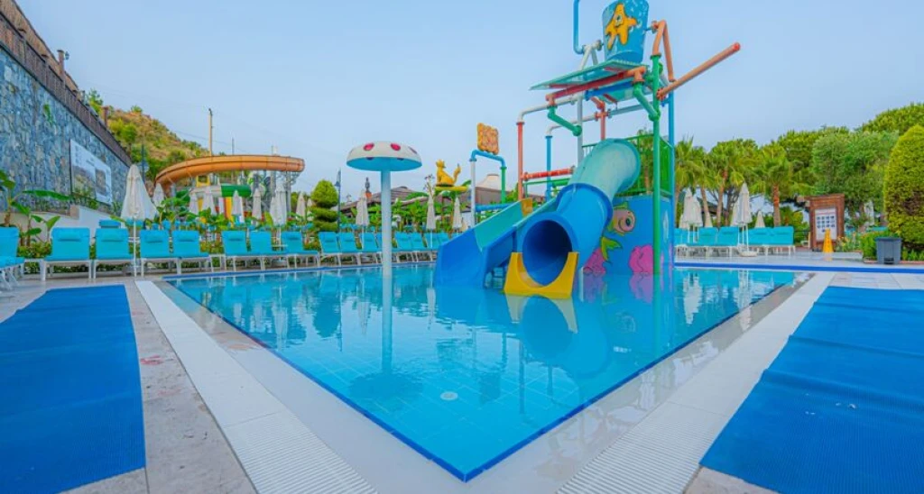 Ramada Resort By Wyndam Kuşadası& Golf