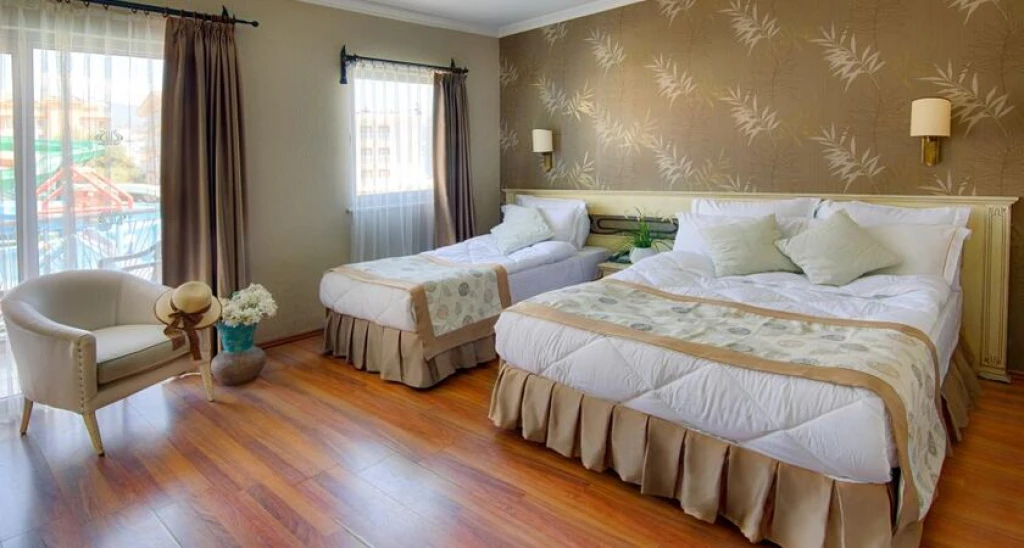Romance Beach Hotel