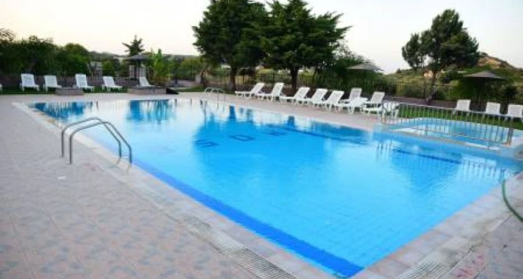 Rose Hotel