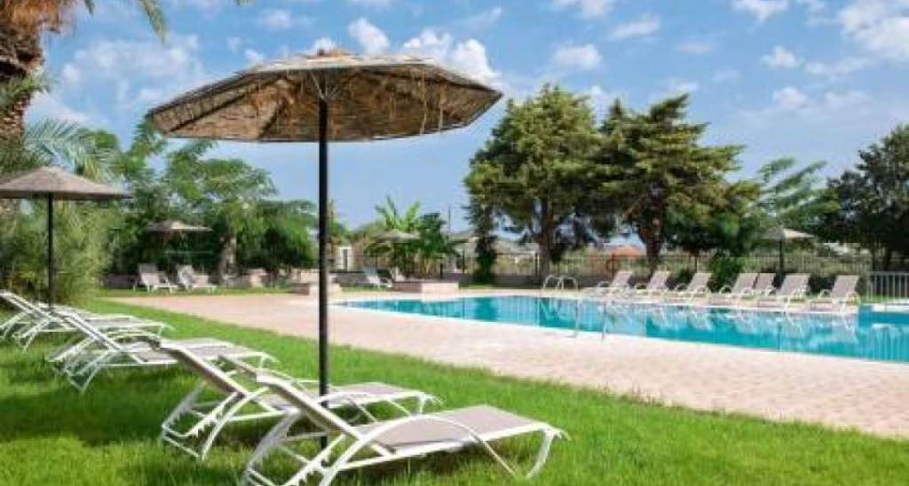 Rose Hotel