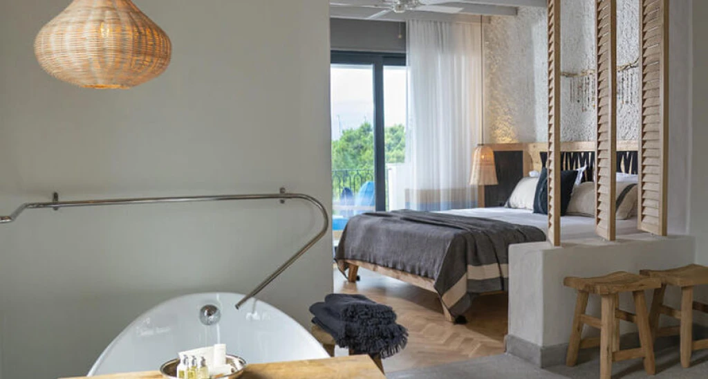 Yacht Boheme Hotel