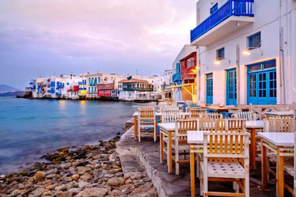 Kuşadası Hareketli Celestyal Discovery ile Yunan Adaları & Atina Turu (3 Gece & 4 Gün)