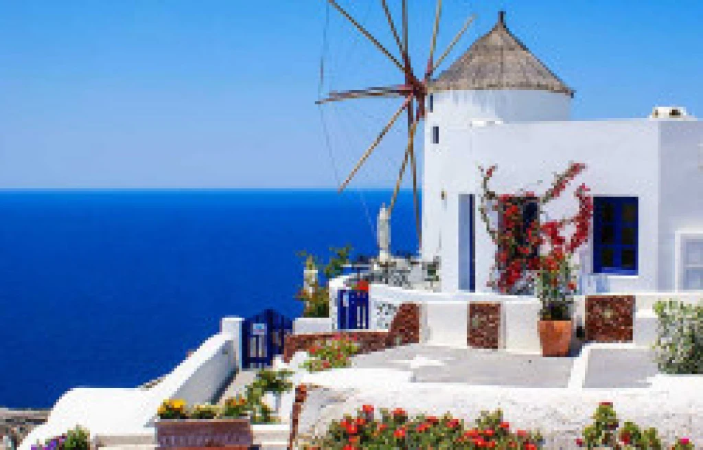 Kuşadası Hareketli Celestyal Discovery ile Yunan Adaları & Atina Turu (3 Gece & 4 Gün)