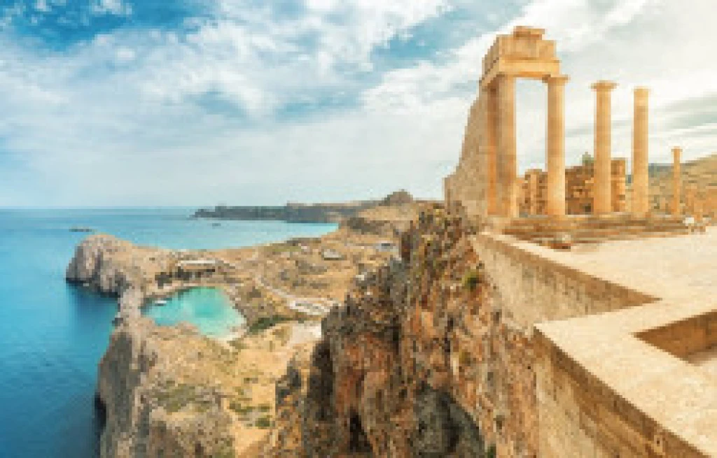 Kuşadası Hareketli Celestyal Discovery ile Yunan Adaları & Atina Turu (4 Gece & 5 Gün)