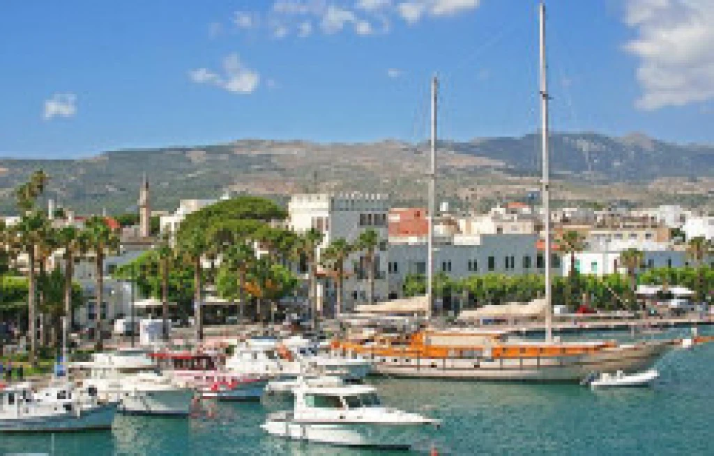 Çeşme Hareketli Blue Sapphire ile Yunan Adaları Turu - 4 Gece 3 Ada (Kapı Vizeli)