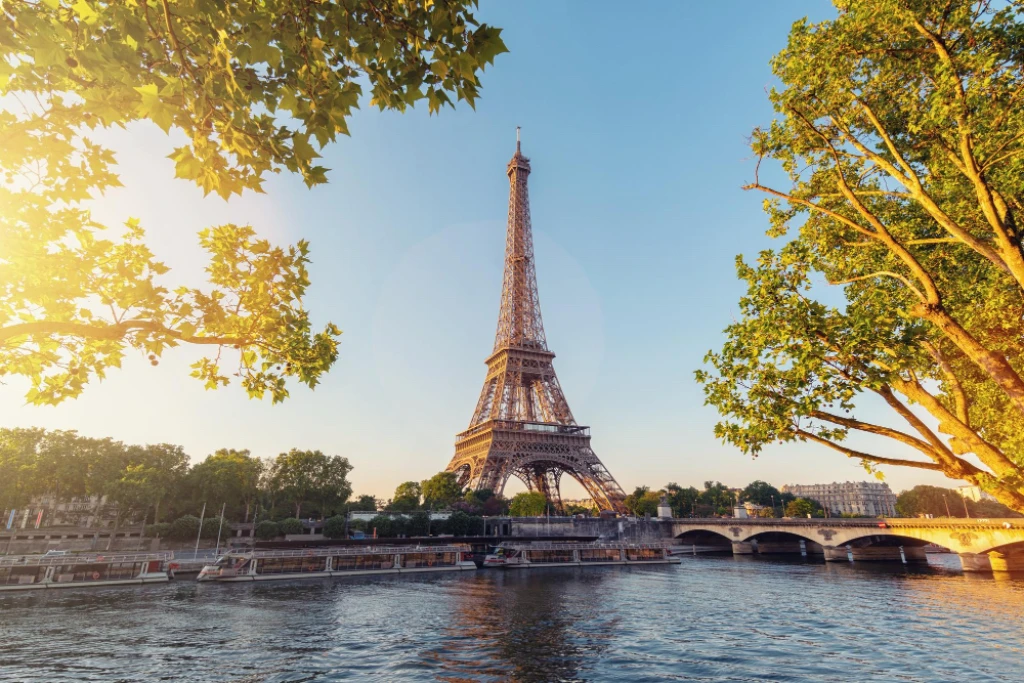 Ankara Hareketli Grand Benelüks & Paris & Alsace ve Disneyland Turu (BRU-BRU)