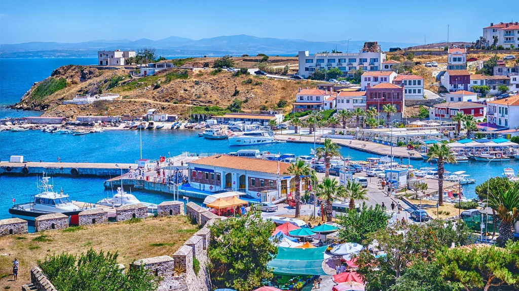 Bozcaada Assos Cunda Adası ve Ayvalık Tekne Turu /  1 Gece Otel Konaklamalı / İstanbul, Gebze ve Bursa Çıkışlı
