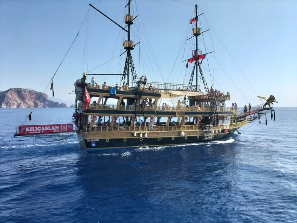 Pirate Boat Trip with Lunch & Soft Drinks from Alanya