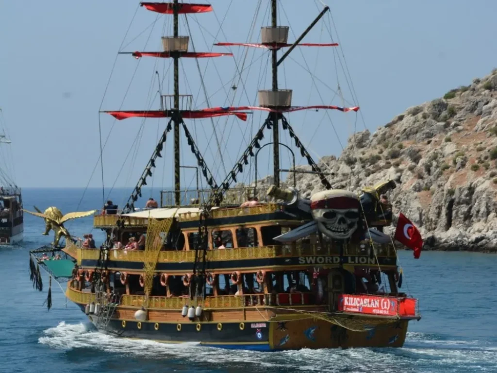 Pirate Boat Trip with Lunch & Soft Drinks from Alanya