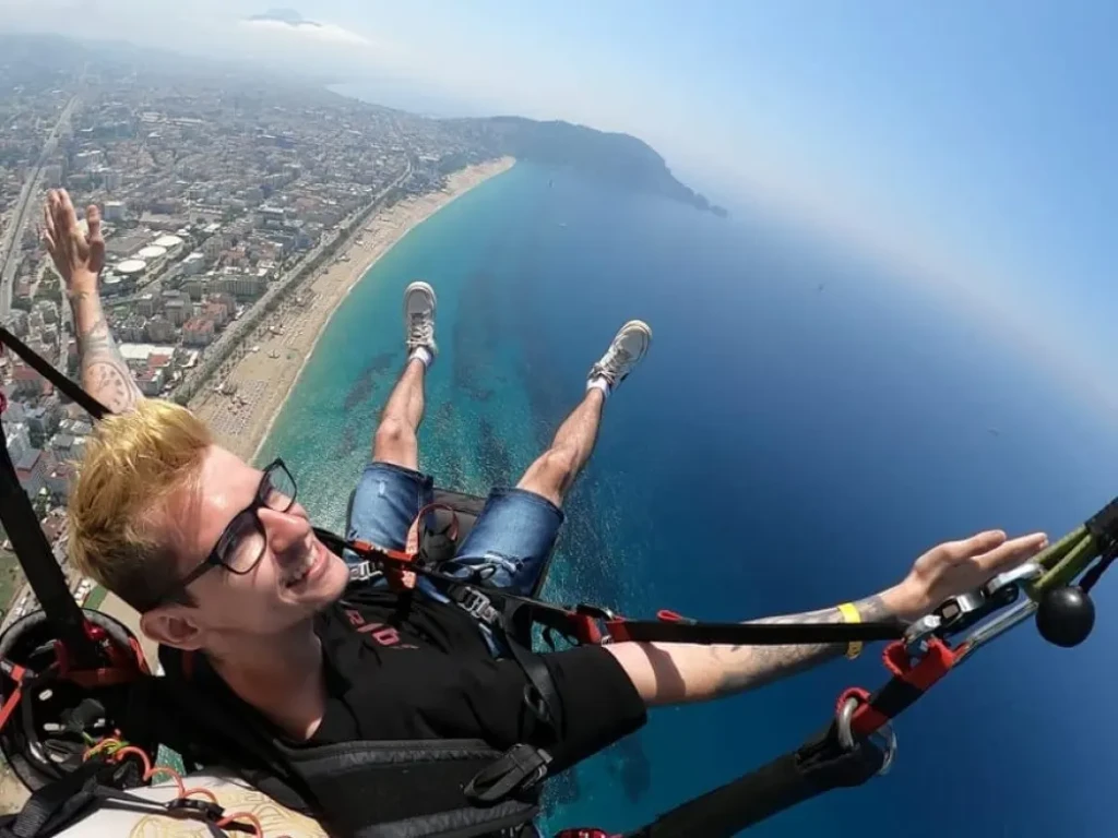 Tandem Paragliding Flight to Cleopatra Beach from Alanya
