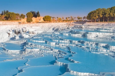 Pamukkale Gezi Rotası: Beyaz Travertenlerin Büyüleyici Dünyası