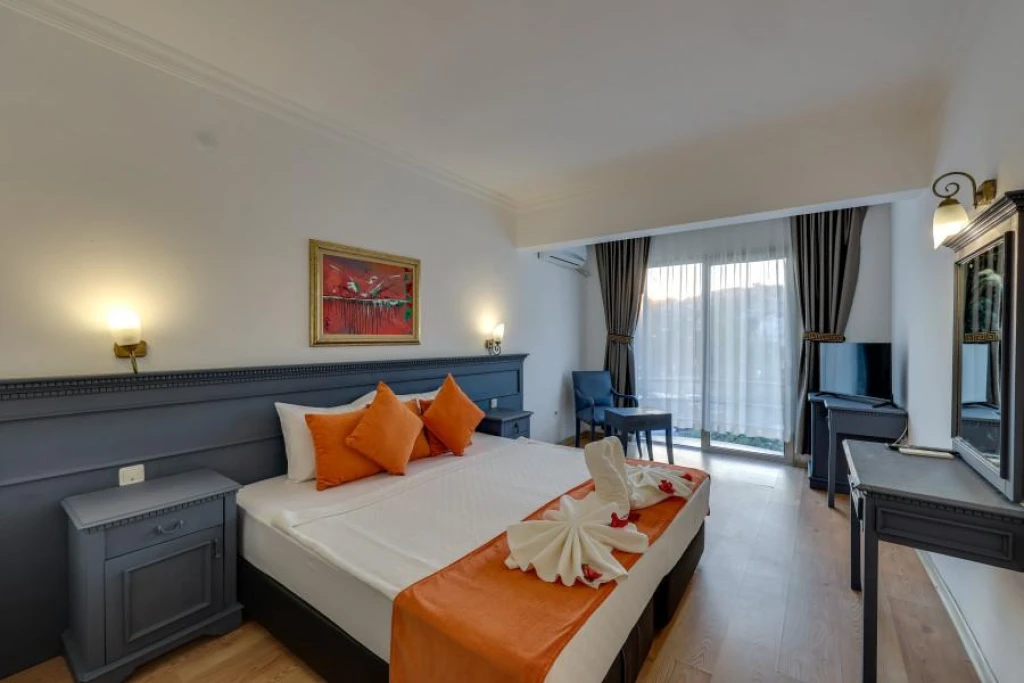 Leo Beach Resort  3 Gece Konaklamalı