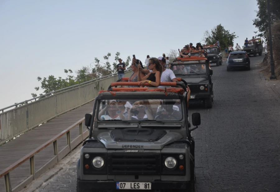 Alanya Night Safari & Boat Combo Tour: Experience the Best of Alanya in One Day