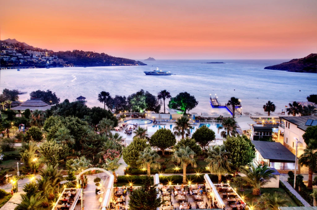 Golden Age Hotel Yalıkavak Bodrum 4 Gece Konaklamalı Tour