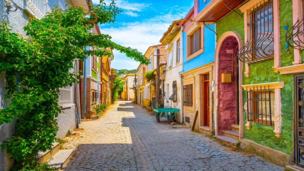 Kuşadası Foça ve Ayvalık Turu / 2 Gece Konaklamalı /  İstanbul Çıkışlı