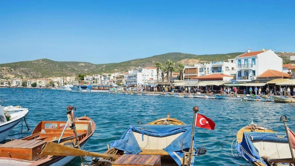 Kuşadası Foça ve Ayvalık Turu / 2 Gece Konaklamalı /  İstanbul Çıkışlı