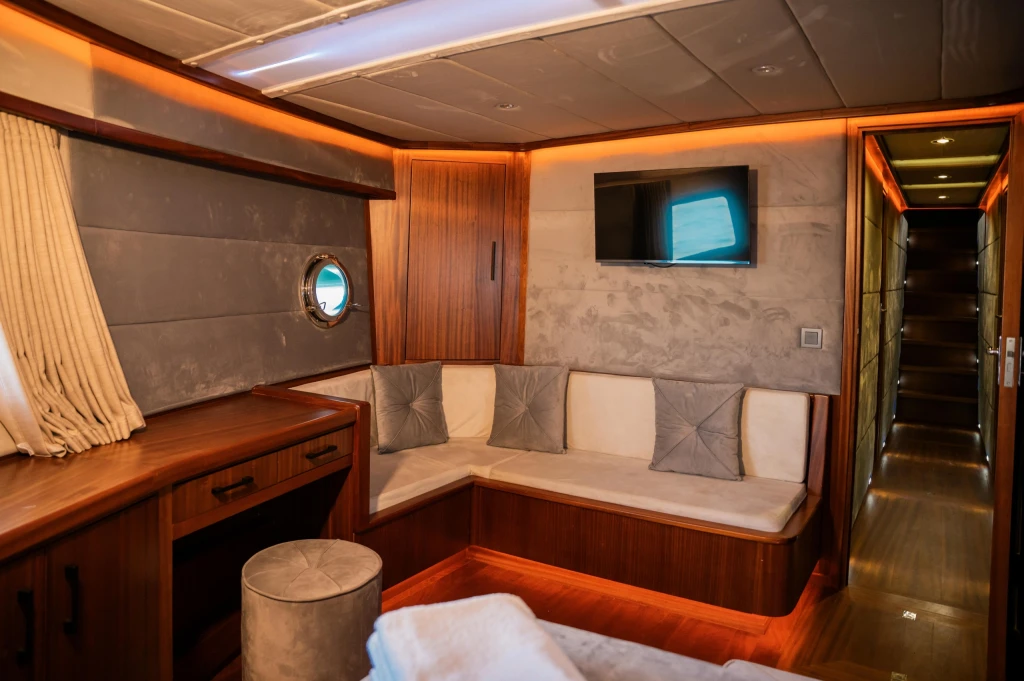 Motoryacht Oggusto • Charter ve Mavi Yolculuk
