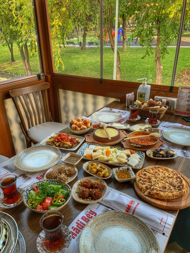 How to Plan Istanbul Food Tour Without Wasting Time