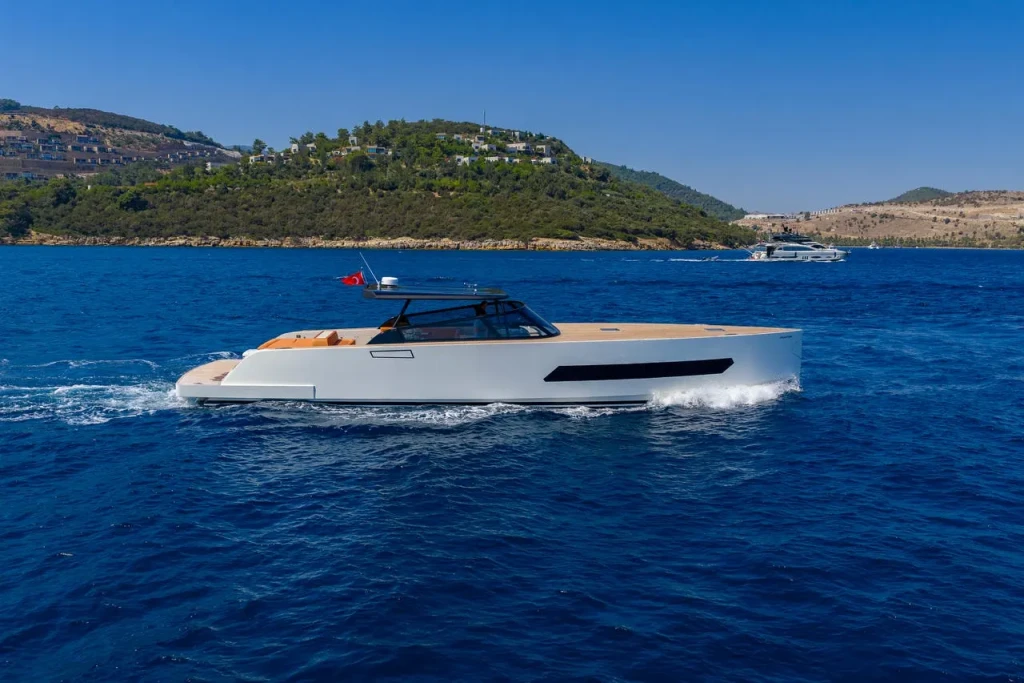 Phantom • Motor Yacht Charter