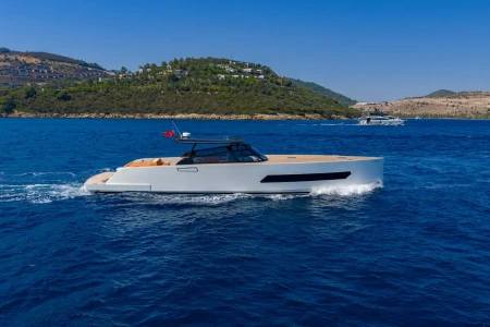 Phantom • Motor Yacht Charter