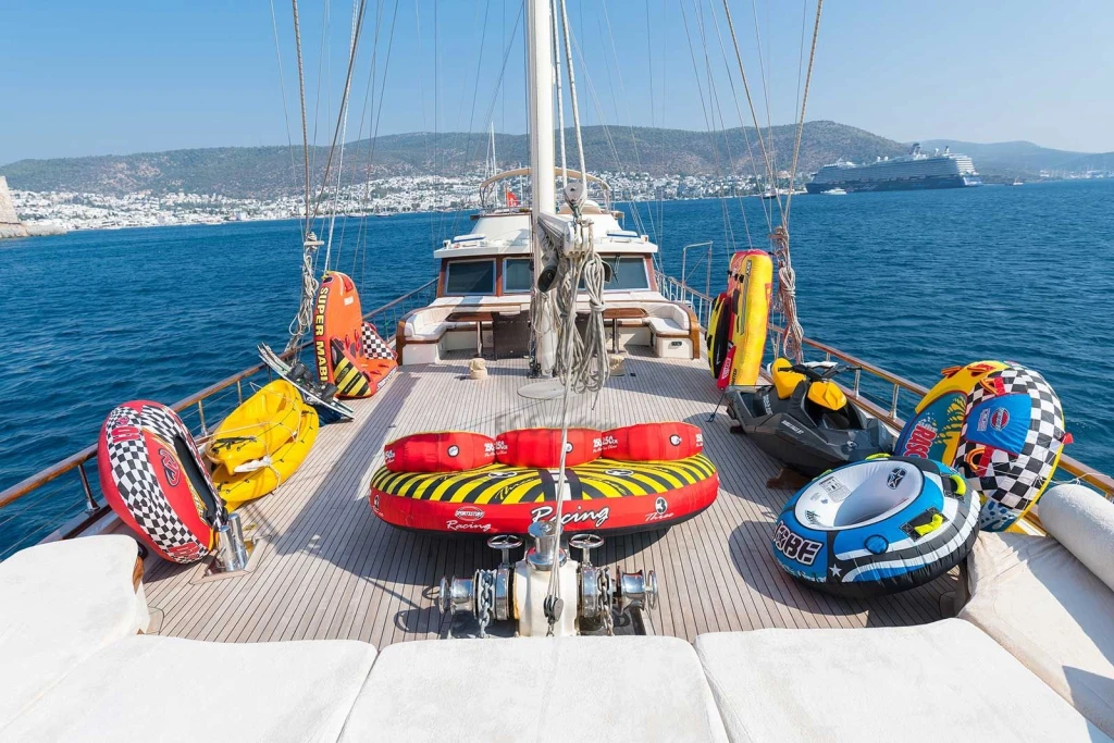 Çifte Kartal • Motorlu Yelkenli