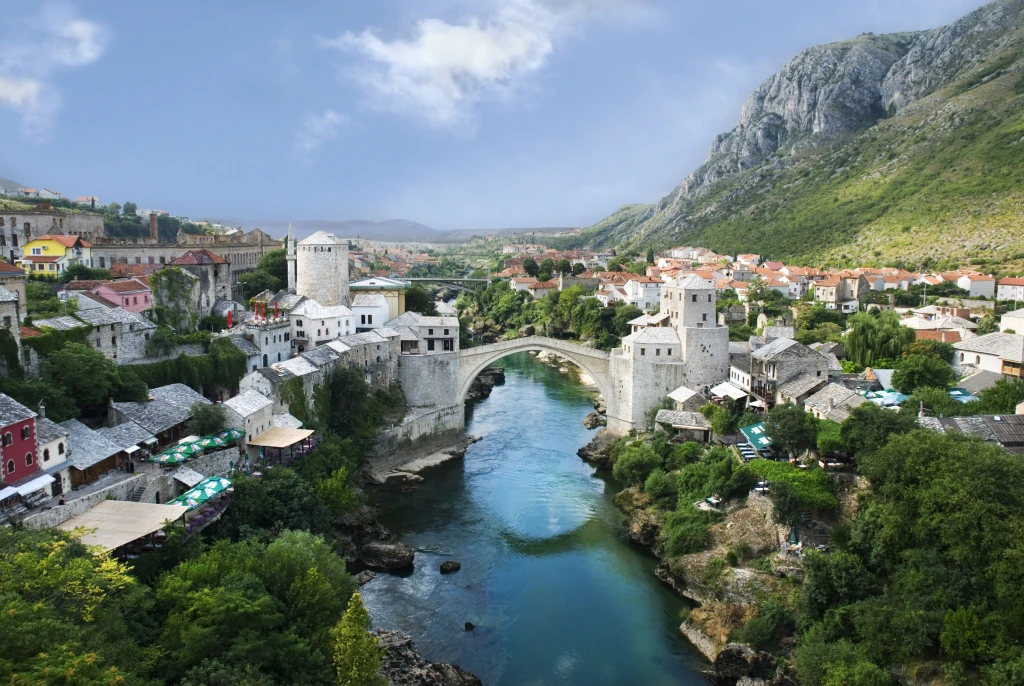 TÜRK HAVAYOLLARI  İLE BOSNA KARADAĞ TURU VİZESİZ