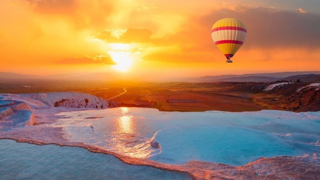Lavanta Tarlaları Salda Gölü Pamukkale Çeşme ve Alaçatı Turu / 1 Gece Konaklamalı / İstanbul Çıkışlı